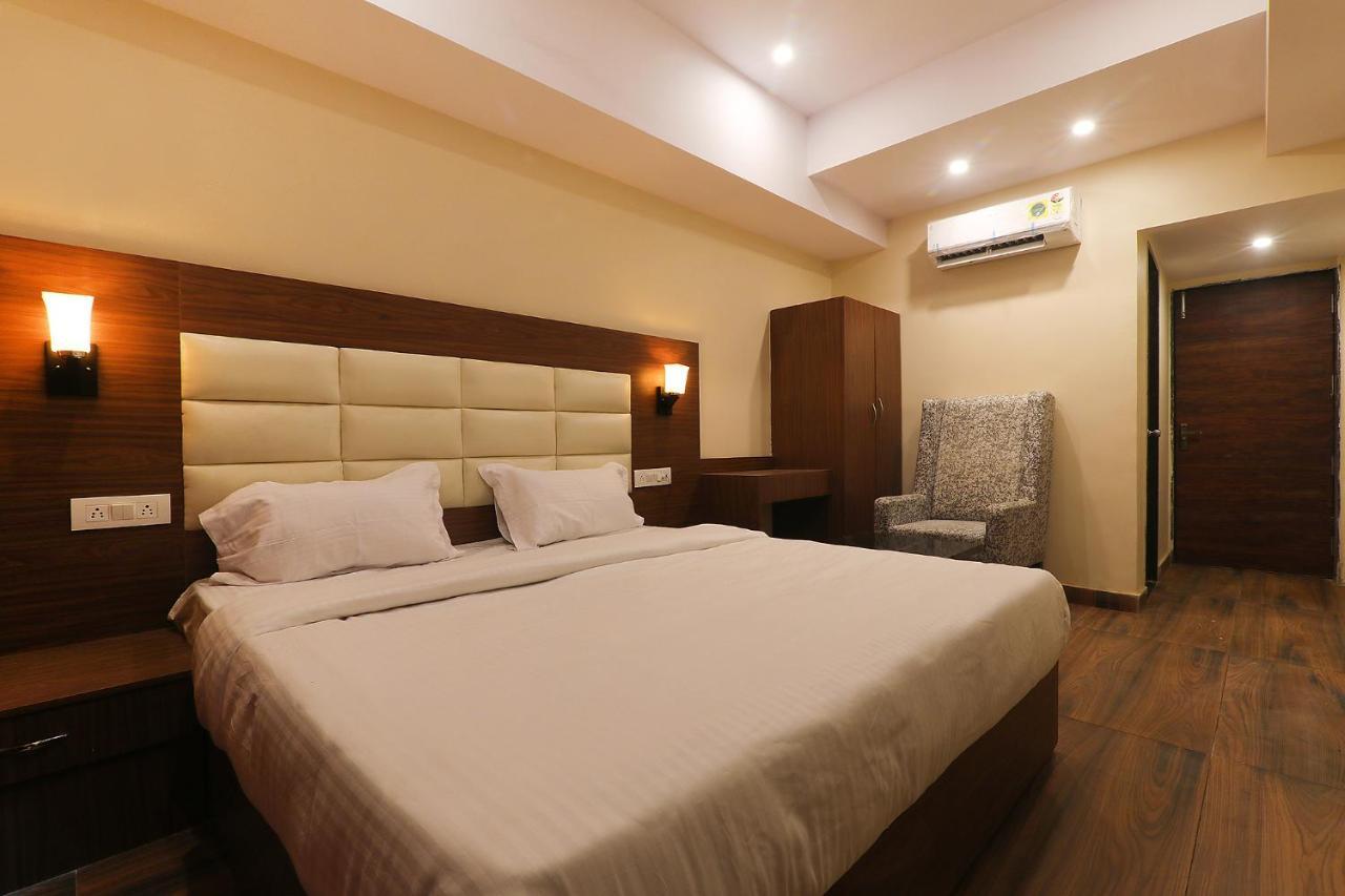 FabHotel Skyline Lucknow Eksteriør bilde